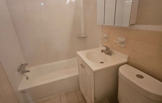 1 bed, 1 bath, 550 sqft, $1,250, Unit B307