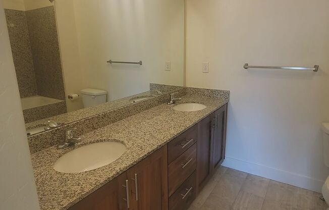 2 beds, 2 baths, 1,185 sqft, $1,600, Unit 330