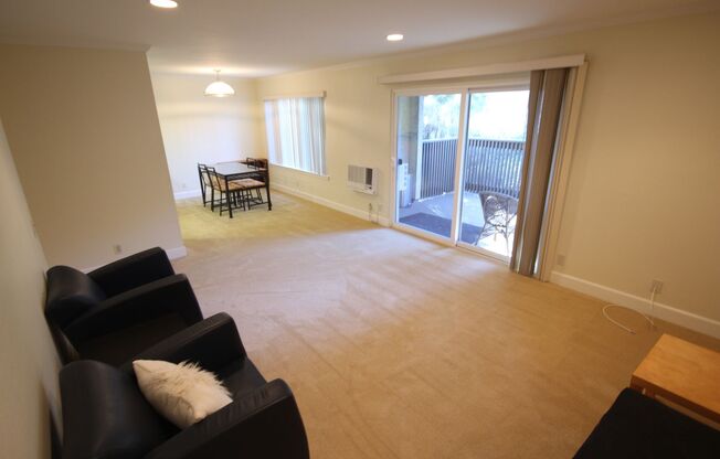 2 Bedroom 2 Bath walking distance to UCSD