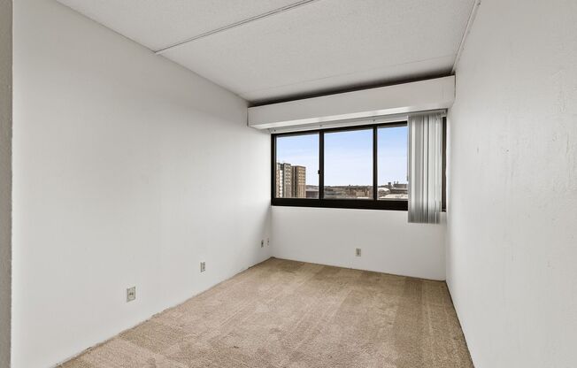 4 beds, 2 baths, 1,100 sqft, $2,295, Unit 807