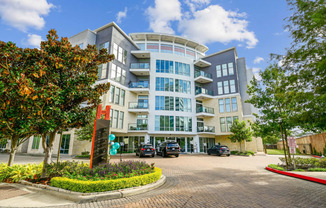 Exterior view from front driveway at Harlow River Oaks in Houston, TX