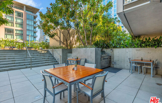 1 bed, 1.5 baths, 1,390 sqft, $4,200, Unit 1407
