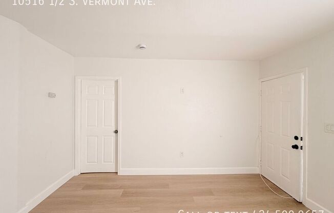 10516 1/2 S VERMONT AVE