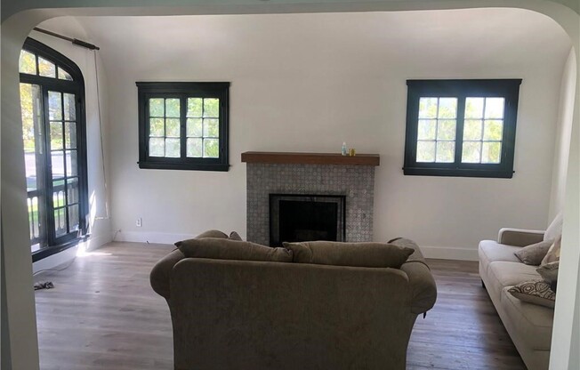 3 beds, 2 baths, 1,515 sqft, $6,700