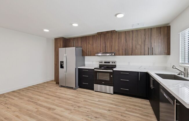 2 beds, 2 baths, 975 sqft, $2,722, Unit 110