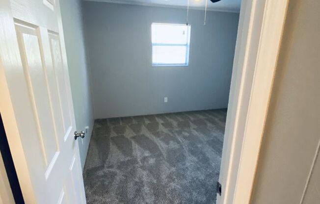 2 beds, 1 bath, 768 sqft, $895, Unit 3620-D