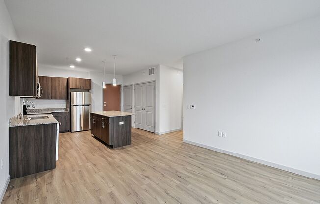 1 bed, 1 bath, 1,015 sqft, $1,995, Unit 410