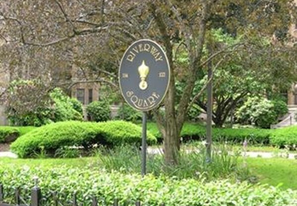 122 RIVERWAY