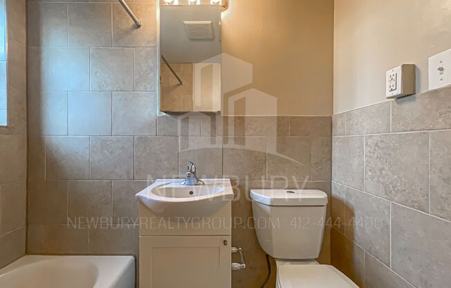 2 beds, 1 bath, 635 sqft, $979, Unit 102-06