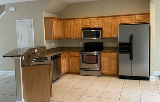 Niceville Florida 3/2.5 Townhouse.