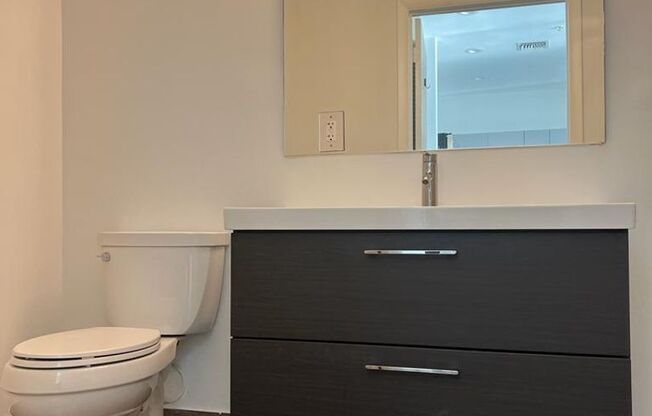 Studio, 1 bath, 800 sqft, $2,800, Unit Unit 406
