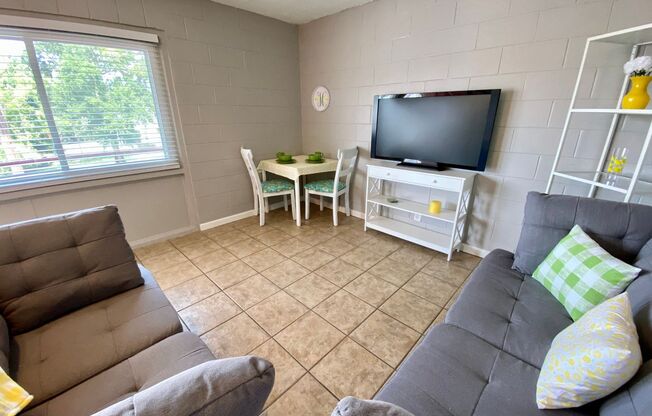1 bed, 1 bath, $900