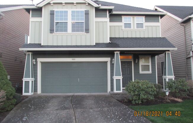 4 Br 2.5 bth + Loft! Large Rooms, 2 car- garage, Neighborhood Park ! Fenced backyard