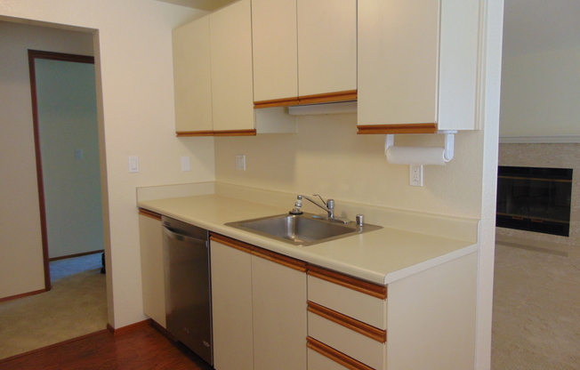 2 beds, 2 baths, $2,250