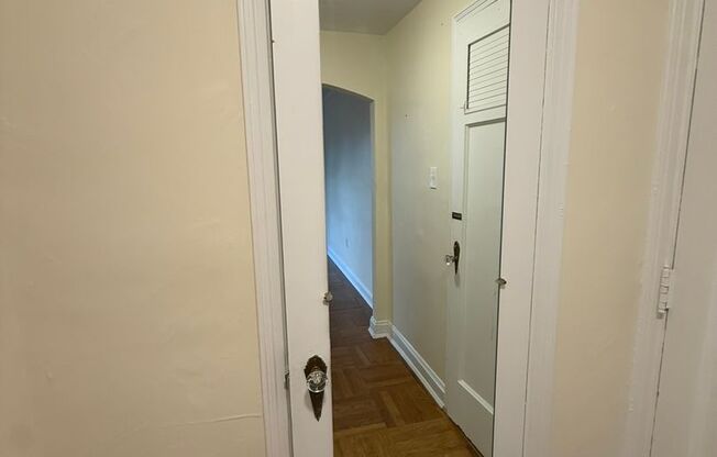 1 bed, 1 bath, 768 sqft, $1,450, Unit Royal York 312