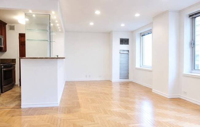1 bed, 1.5 baths, 653 sqft, $5,900, Unit 9H
