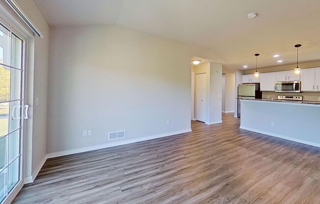 3 beds, 2 baths, $2,085, Unit 58