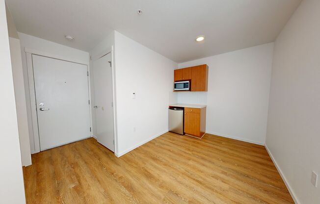 Studio, 1 bath, 185 sqft, $1,195, Unit 4319