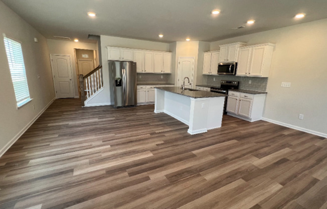 322 PLANTERS TRCE LN