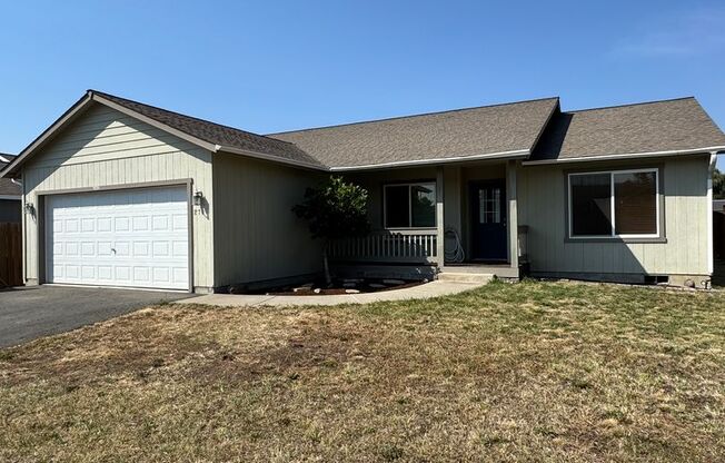 Modern 3BR/2BA Rental with Large Kitchen & Living Room