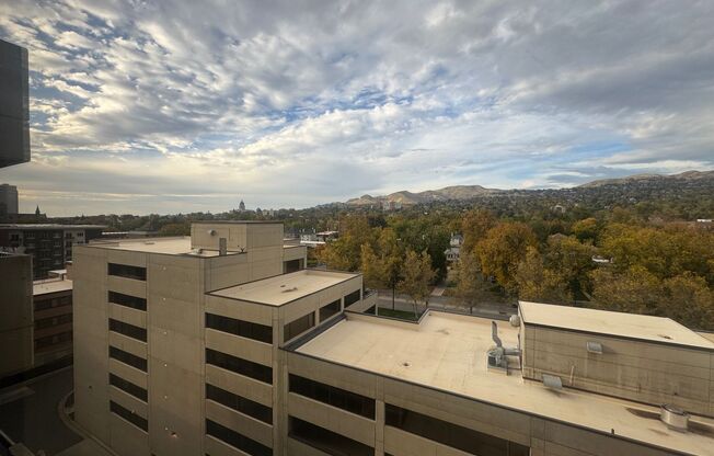 Beautiful Condo in Prime SLC location!