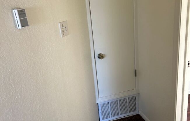 2 beds, 2 baths, 957 sqft, $1,015, Unit 22