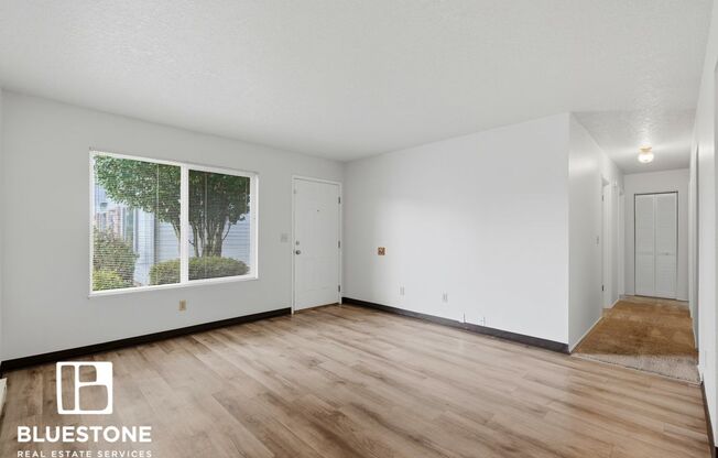 3 beds, 1 bath, 886 sqft, $1,795, Unit 19