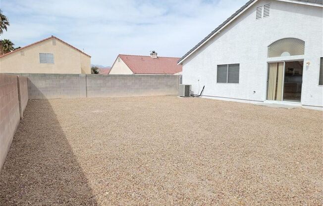 GORGEOUS SINGLE STORY ON CUL-DE-SAC IN GATED COMMUNITY!!
