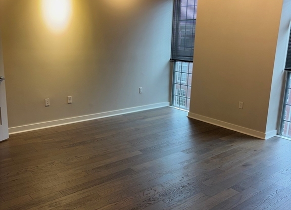 2 beds, 2 baths, 1,425 sqft, $3,000, Unit 355