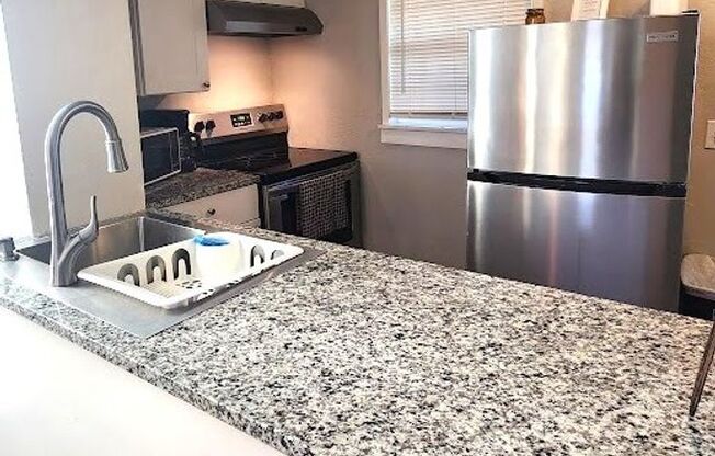 1 bed, 1 bath, 572 sqft, $1,400, Unit 1