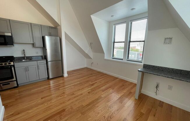 Studio, 1 bath, 9,999 sqft, $1,695, Unit 64-505