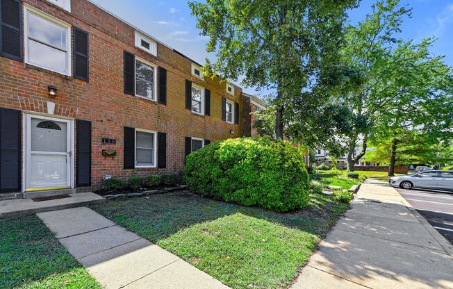 Ready Now! 3 bedroom Townhouse in Annapolis!