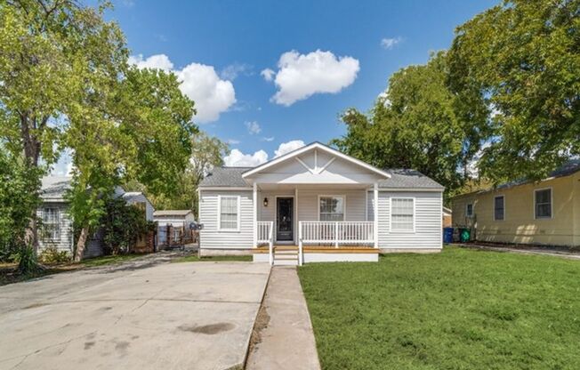 Stylish and Spacious 4-Bedroom Home PLUS Casita/In-Law (with kitchen/living/bedroom/bath)