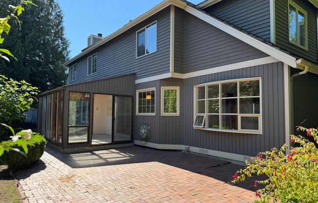 4 beds, 2.5 baths, $4,500