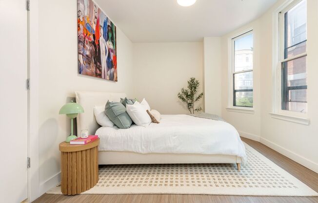 2 beds, 1 bath, 729 sqft, $2,016, Unit A-302