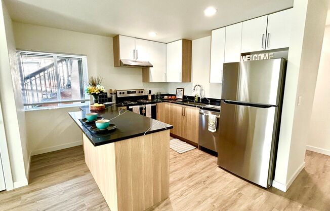 Kamden Place: Leasing Specials! Balconies, Lawn Space, Quiet Community in Pasco