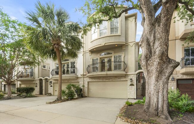 Spacious 3-Bedroom, 3-Bathroom Modern Townhome – No Carpet, Stainless Steel Appliances, and Outdoor Living