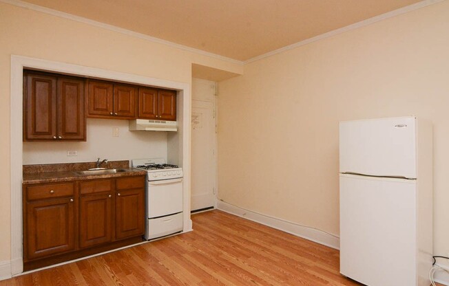 3335 Diversey