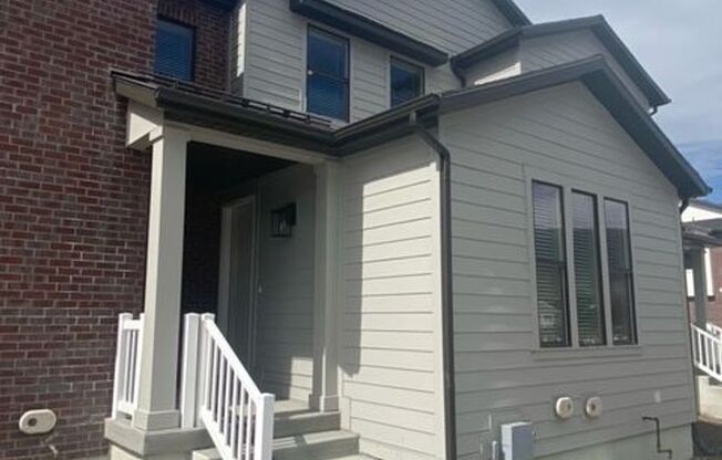 Beautiful Bountiful Townhome