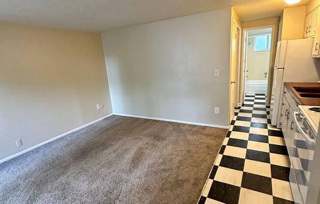 1 bed, 1 bath, $1,250, Unit 205