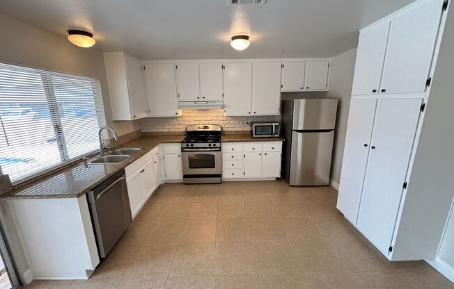 Gorgeous 4Bed/2Bath, 1-Story Home located in the West part of the valley