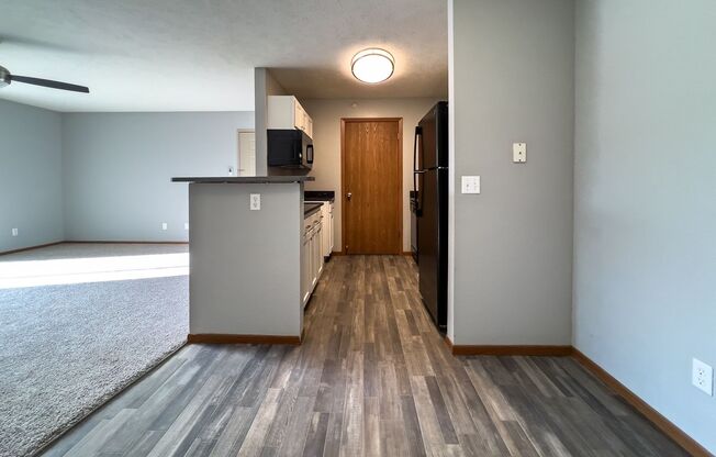 1 bed, 1 bath, 843 sqft, $1,181, Unit 05-203