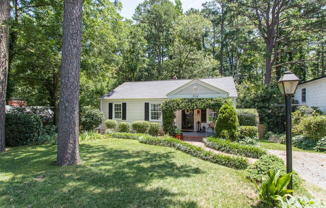 814 Chamberlain St. - Adorable Renovated Cottage in Village District