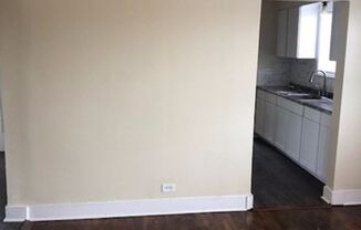 2 beds, 1 bath, 950 sqft, $975, Unit Unit 2