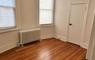 1 bed, 1 bath, $1,075, Unit 2R