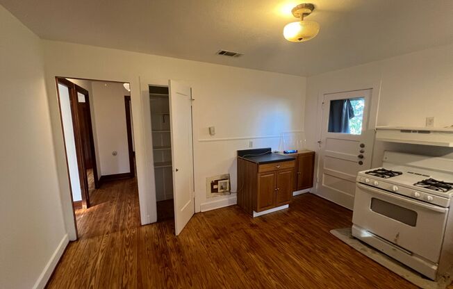 5004 Ave F