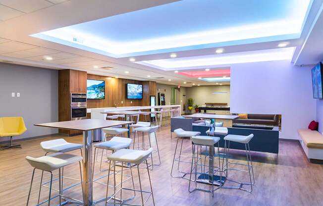 Entertainment lounge exclusive to Four Seasons 4