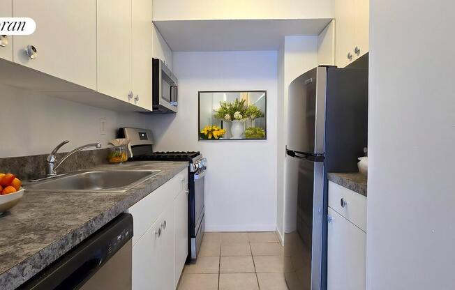 Studio, 1 bath, 450 sqft, $3,600, Unit 3F
