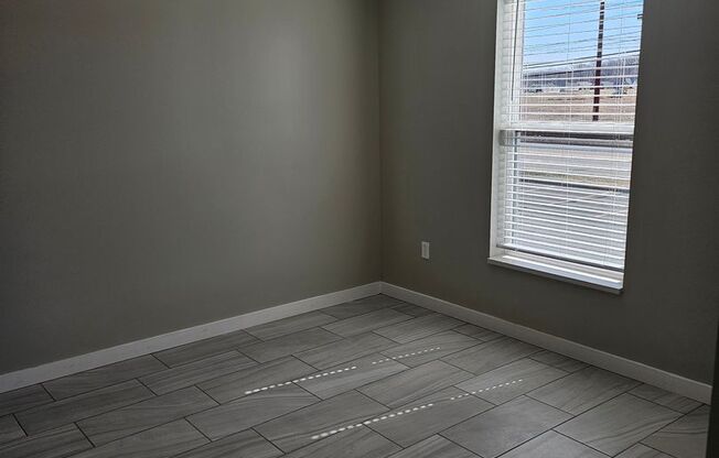 3 beds, 2 baths, 1,218 sqft, $1,450, Unit Neptune 207