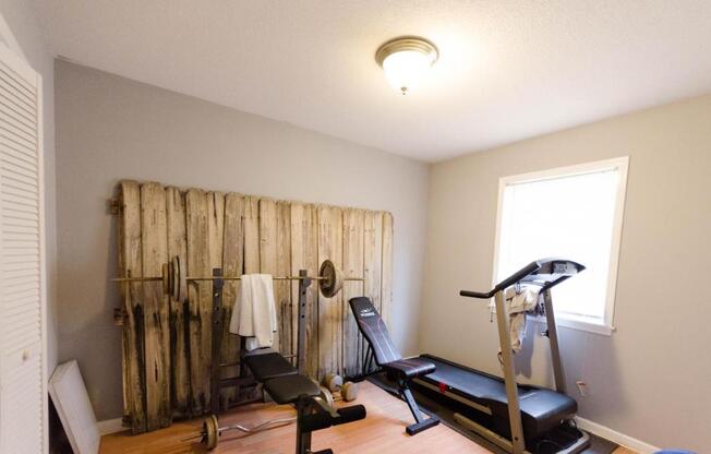 2 beds, 1 bath, 850 sqft, $1,100